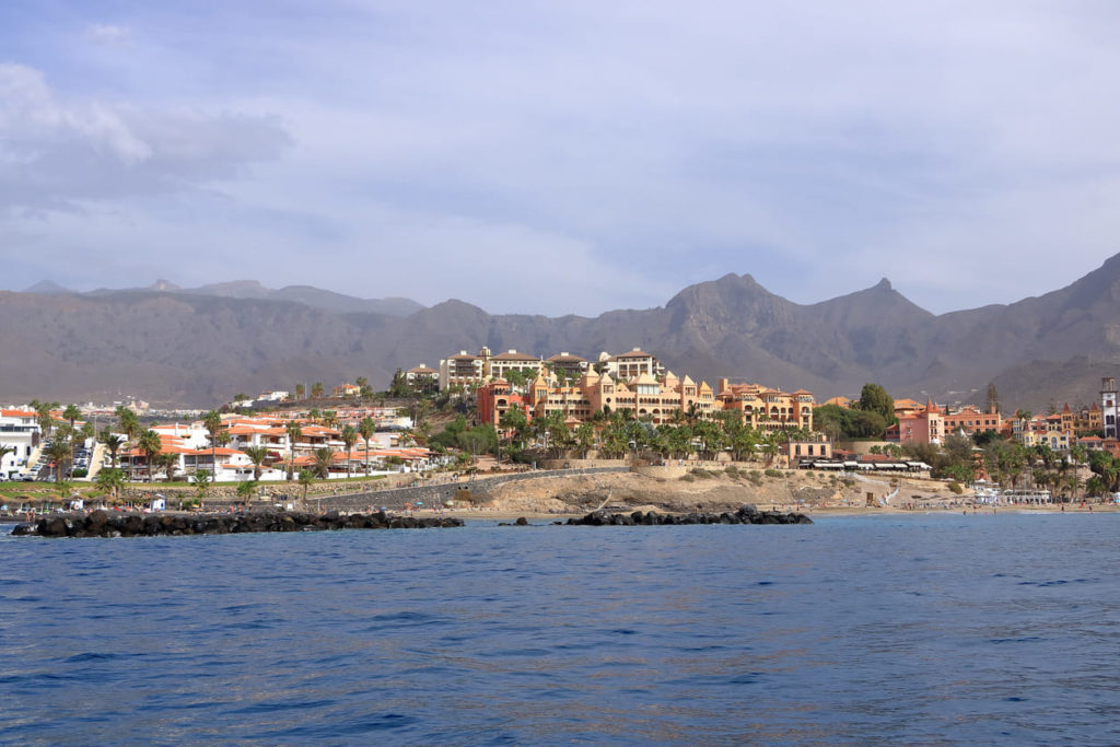 Die Küste des Dorfes Costa Adeje