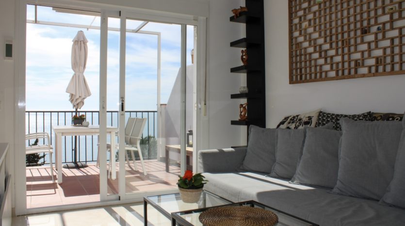Exklusives Doppelhaus mit Dachterrasse und Meerblick bei Nerja