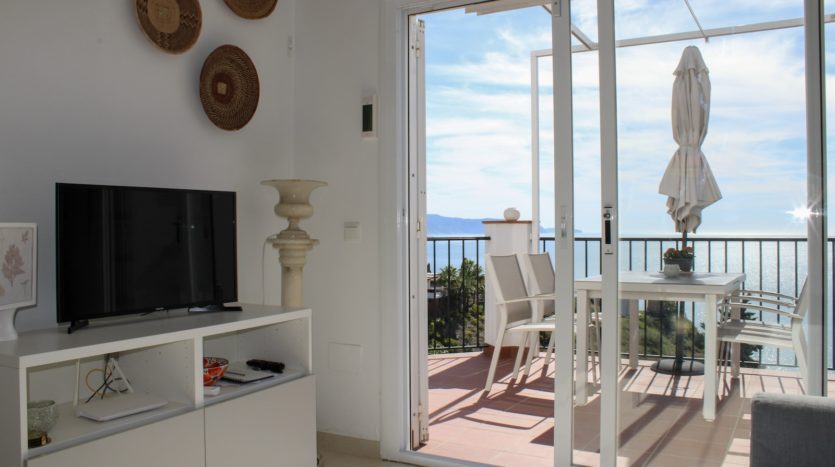 Exklusives Doppelhaus mit Dachterrasse und Meerblick bei Nerja