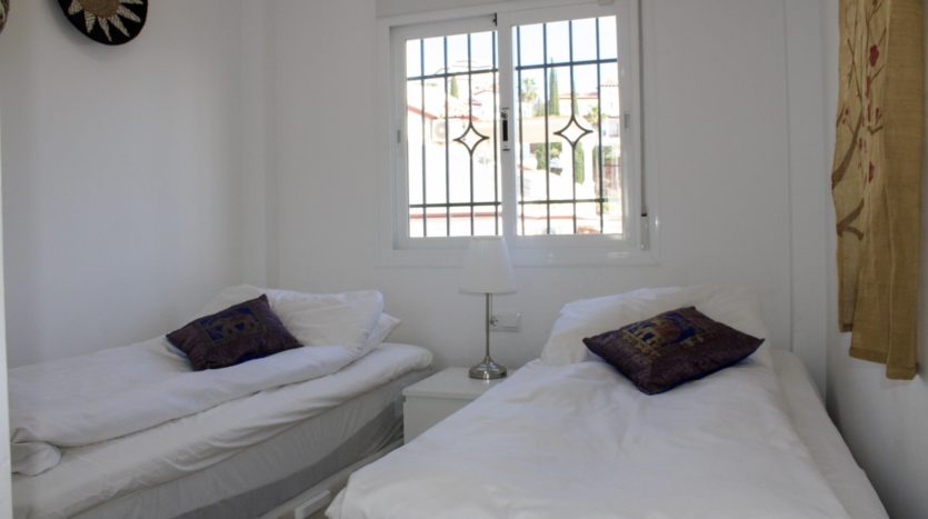 Exklusives Doppelhaus mit Dachterrasse und Meerblick bei Nerja