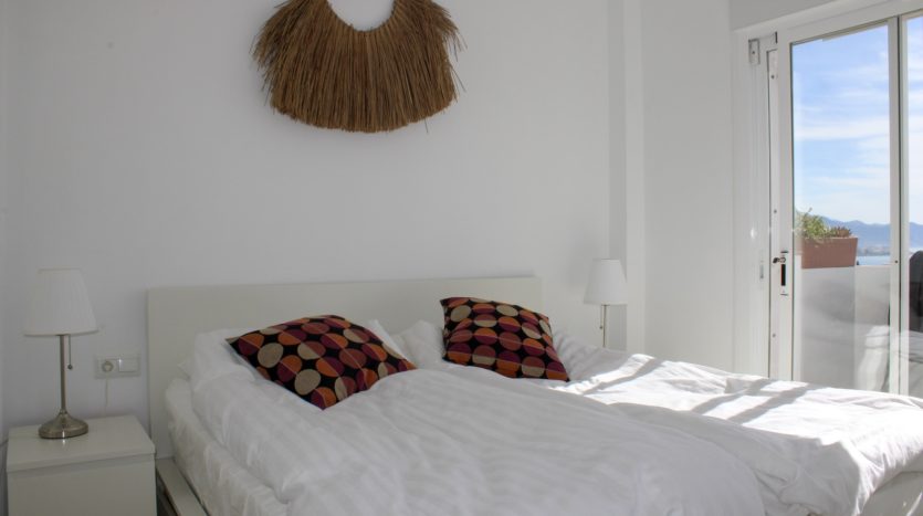 Exklusives Doppelhaus mit Dachterrasse und Meerblick bei Nerja