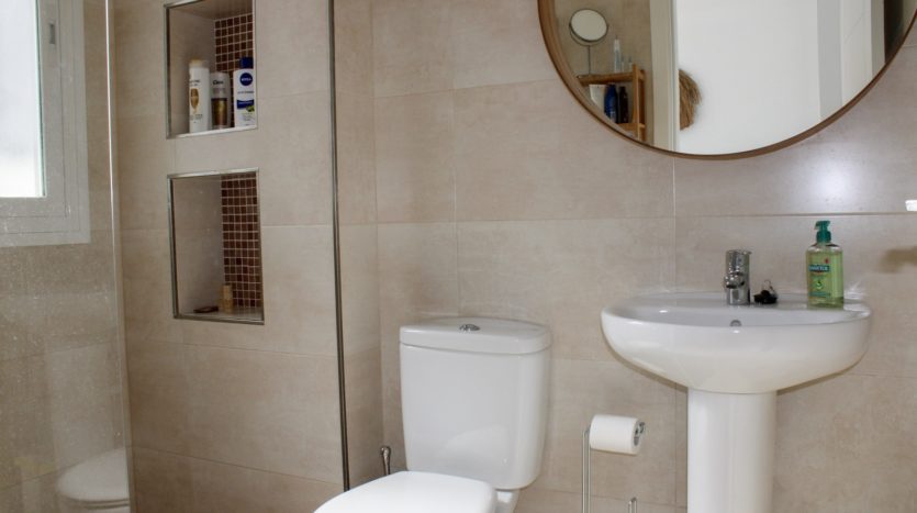 Exklusives Doppelhaus mit Dachterrasse und Meerblick bei Nerja