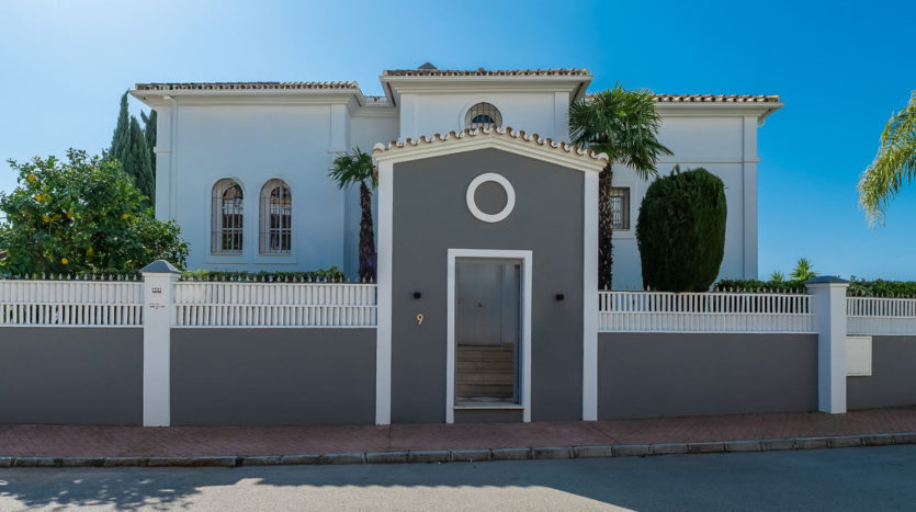 Villa mit 4 Schlafzimmern in Marbella - Meerblick & Strandnähe