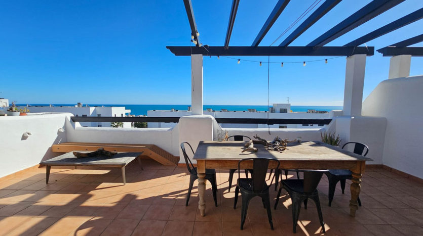 Penthouse mit 3 Schlafzimmern in Casares Playa - Meerblick & Strandnähe