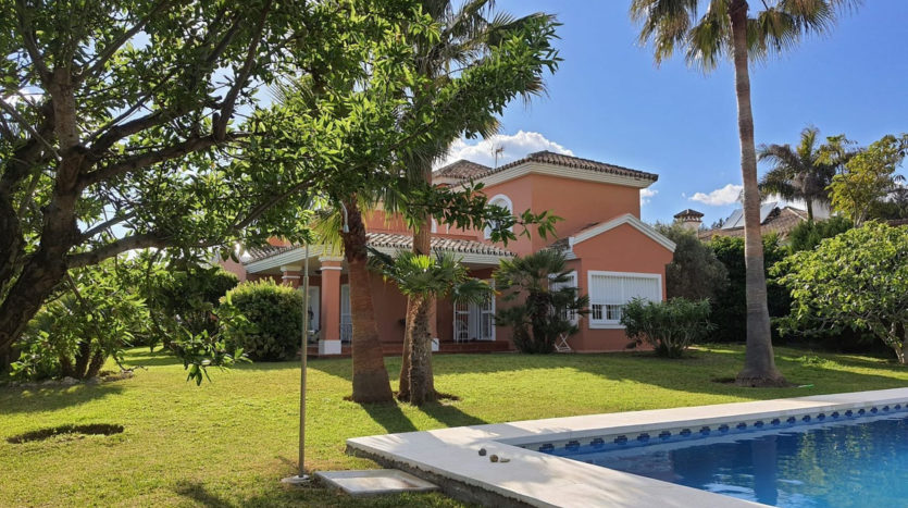 Villa mit 4 Schlafzimmern in Estepona - Meerblick & Strandnähe