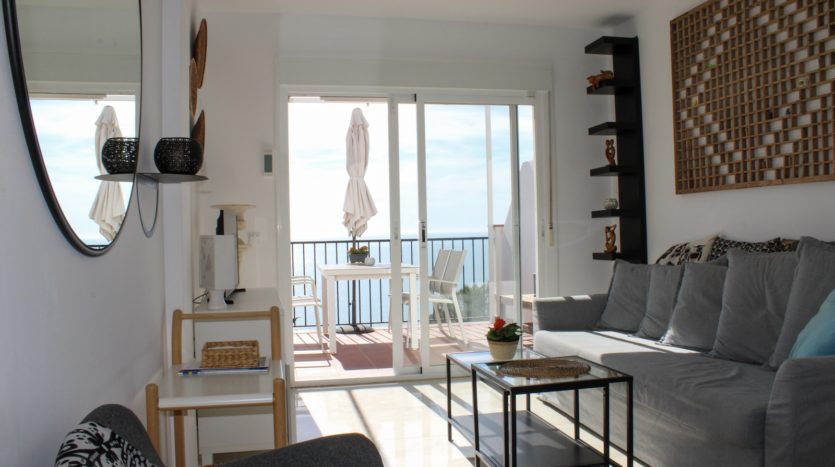 Exklusives Doppelhaus mit Dachterrasse und Meerblick bei Nerja