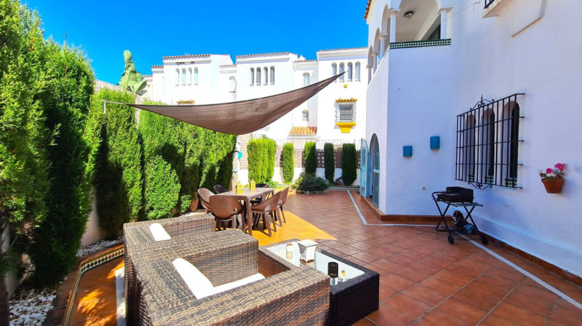 Town House mit 4 Schlafzimmern in Casares Playa - Meerblick & Strandnähe