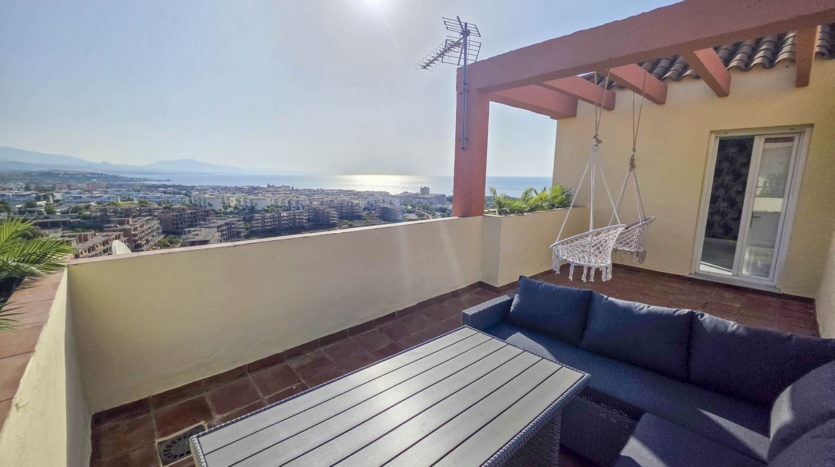 Penthouse mit 3 Schlafzimmern in La Duquesa - Meerblick & Strandnähe
